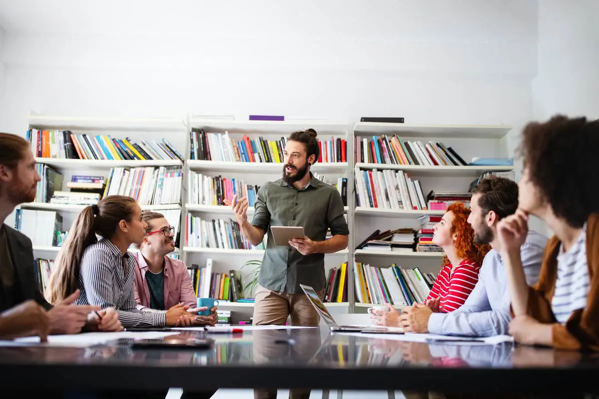 Curso de Estrategia y comunicación empresarial